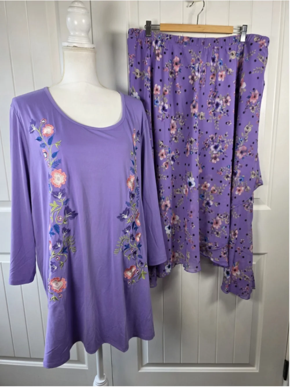 Anthony Original Sz 1X NWT 2 pc Purple Floral Embroidered Tunic Chiffon Skirt